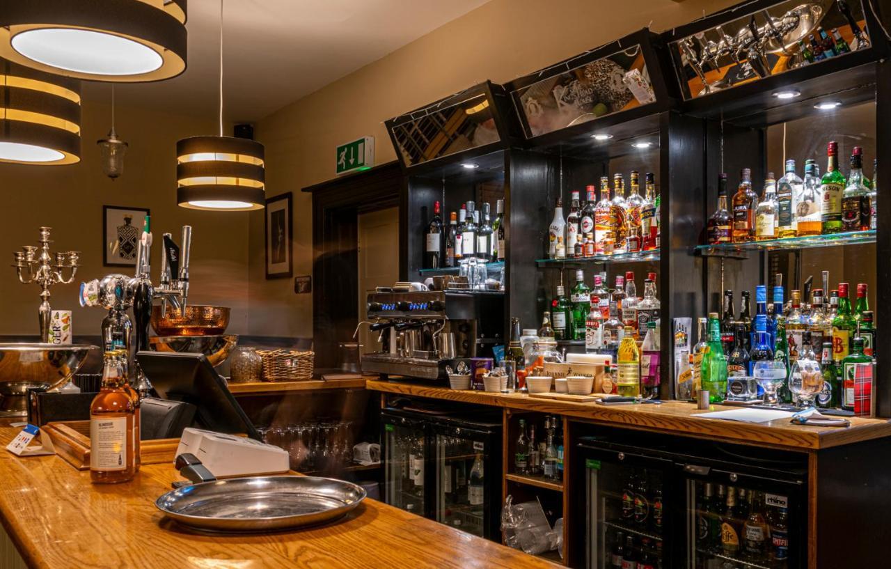 Bed and Breakfast The Kings Head House Стоунхаус Экстерьер фото