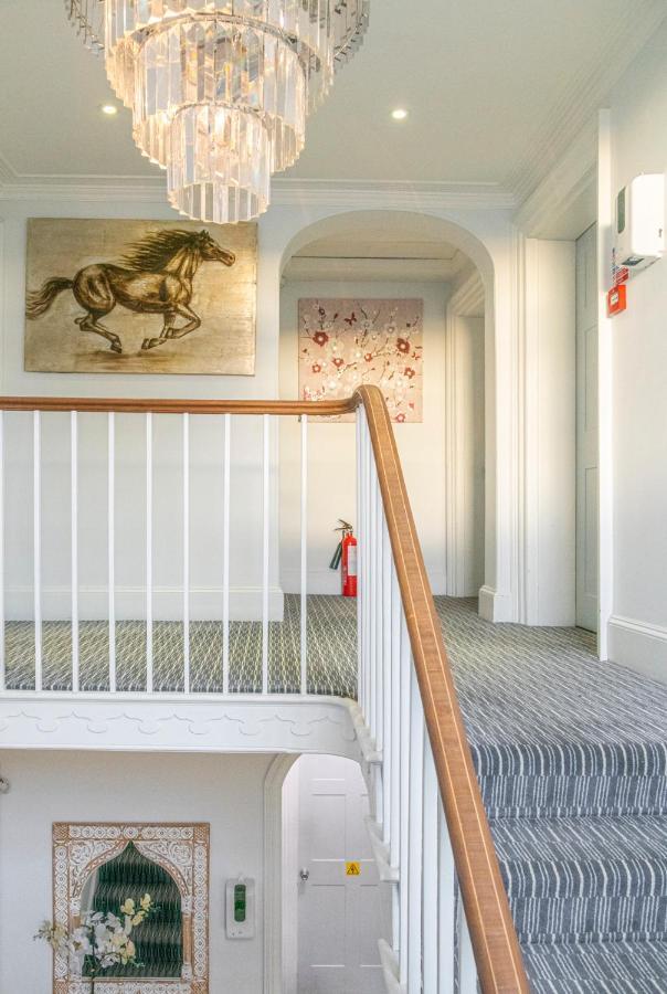 Bed and Breakfast The Kings Head House Стоунхаус Экстерьер фото